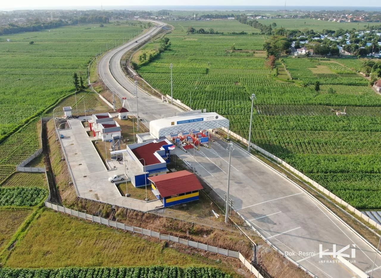 Gerbang Tol Paiton pada ruas Probolinggo–Banyuwangi