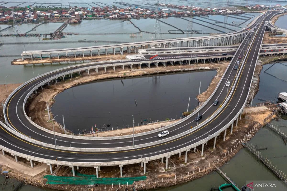 Jalan Tol Semarang–Demak melintasi kawasan tambak